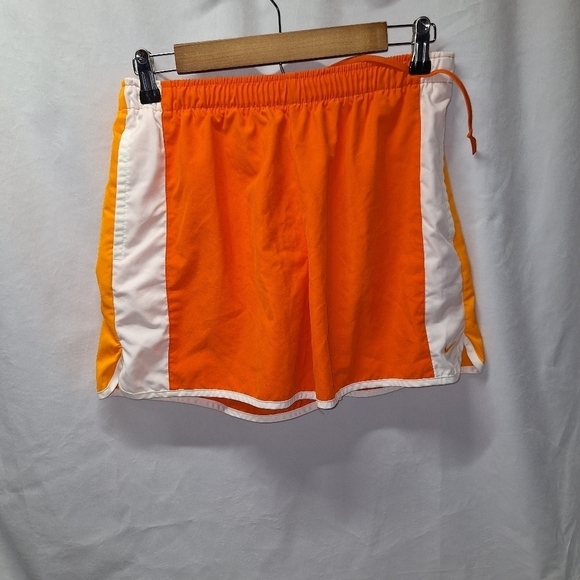 Nike womens athletic shorts Medium - Picture 1 of 4